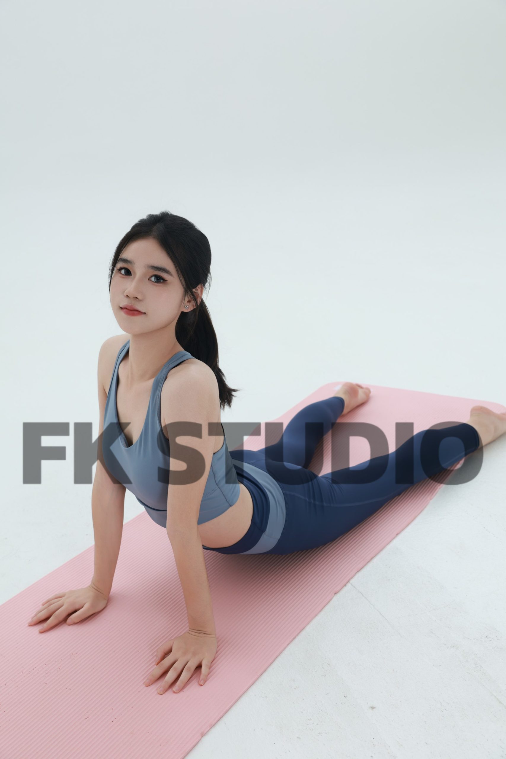 第225期-乔乔-瑜伽锻炼日-[265张图片+69分钟视频]-已完结