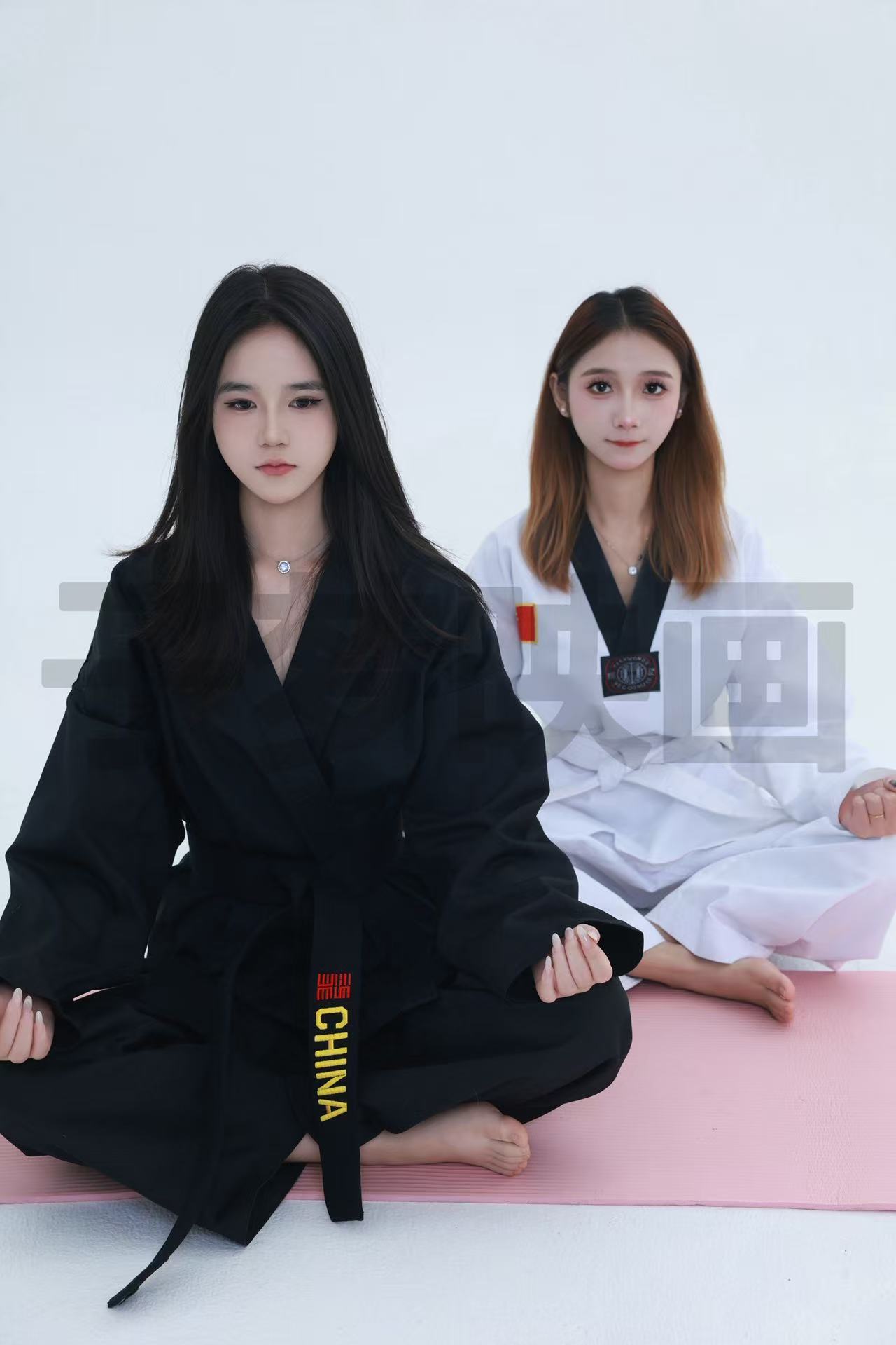 第277期-乔乔&飞飞-黑白双煞！-[406张图片+68分钟视频]-已完结