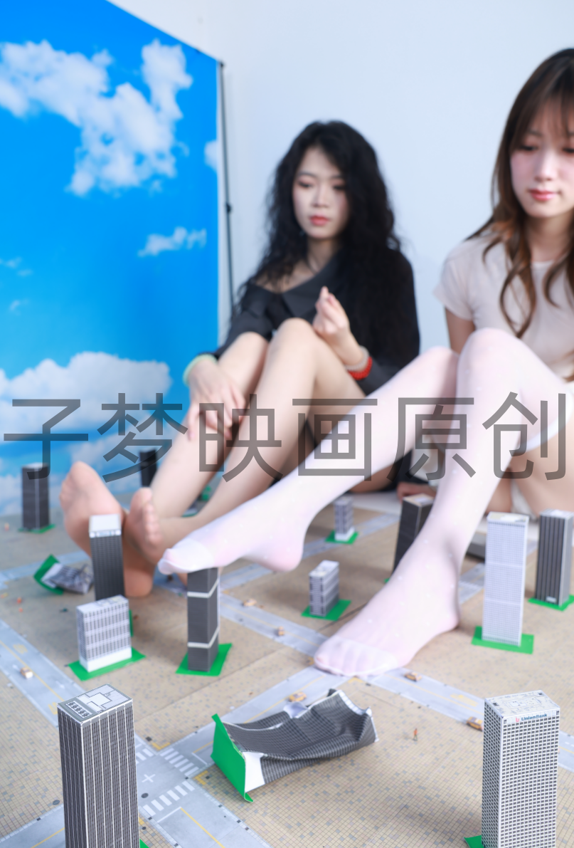第333期-烨烨&红红-误入小人国[622张图片+52分钟视频]-已完结
